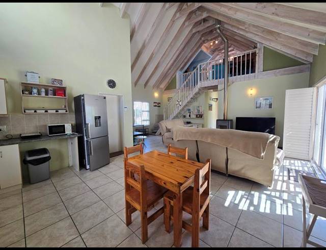 2 BEDROOM HOUSE FOR SALE IN GOLDEN MILE